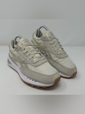 Reebok Galaxy 10 Women’s 7.5 Beige and White Athletic Sneakers Ortholite R30155W